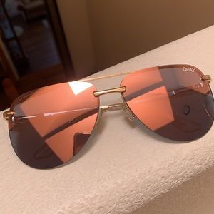 Quay aviator sunglasses with duster wipe/ case with it great condition
